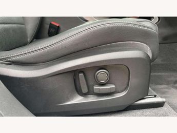 Jaguar F-Pace 2.0 P250 R-Dynamic SE Black 5dr Auto AWD