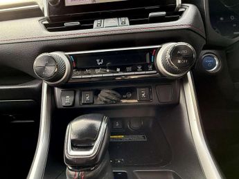 Toyota RAV4 2.5 PHEV Dynamic 5dr CVT
