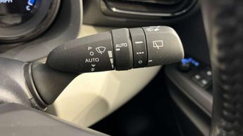 Toyota Yaris 1.5 Hybrid Excel 5dr CVT