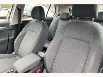 Volkswagen Golf 1.5 eTSI 150 Life 5dr DSG