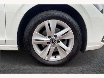 Volkswagen Golf 1.5 eTSI 150 Life 5dr DSG