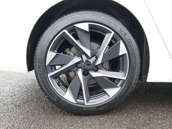 Peugeot 308 1.2 PureTech Allure Premium 5dr EAT8