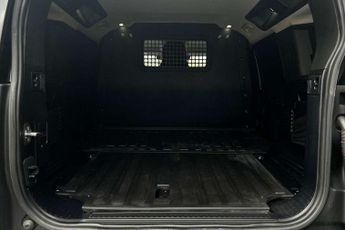 Land Rover Defender 3.0 D250 Hard Top SE Auto [3 Seat]