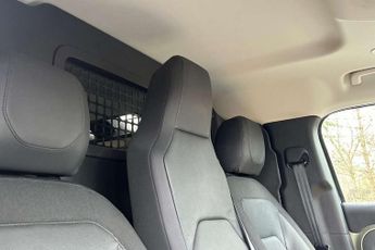 Land Rover Defender 3.0 D250 Hard Top SE Auto [3 Seat]