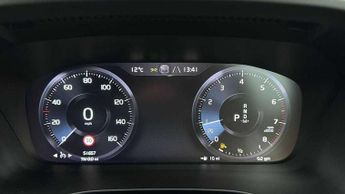 Volvo XC40 2.0 T4 R DESIGN 5dr AWD Geartronic