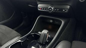 Volvo XC40 2.0 T4 R DESIGN 5dr AWD Geartronic