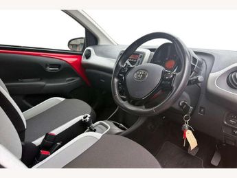 Toyota Aygo 1.0 VVT-i X-Play 5dr x-shift