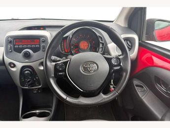 Toyota Aygo 1.0 VVT-i X-Play 5dr x-shift