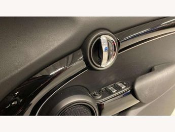 MINI Hatchback 5dr 1.5 Cooper Classic 5dr Auto