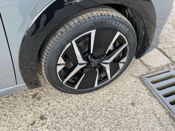 Peugeot 208 1.2 Hybrid 110 GT Premium 5dr e-DSC6