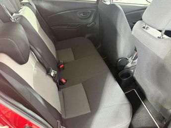 Toyota Yaris 1.5 Hybrid Design 5dr CVT