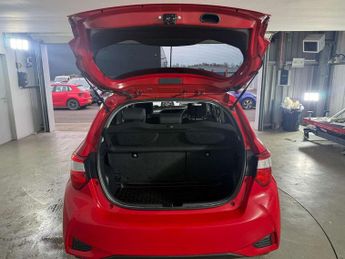 Toyota Yaris 1.5 Hybrid Design 5dr CVT