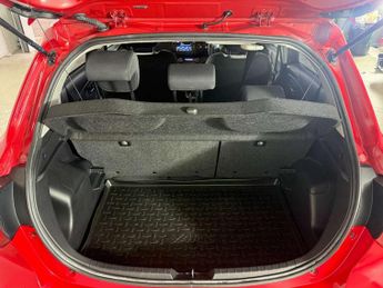 Toyota Yaris 1.5 Hybrid Design 5dr CVT