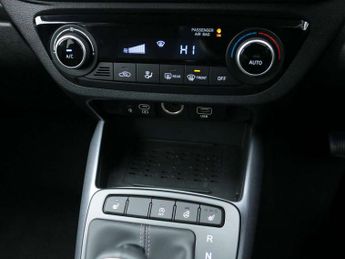 Hyundai i10 1.0 [63] Premium 5dr Auto [Nav]