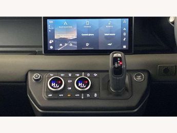 Land Rover Defender 3.0 D250 X-Dynamic SE 110 5dr Auto