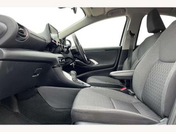 Toyota Yaris 1.5 Hybrid Design 5dr CVT