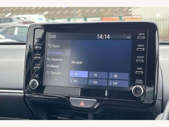 Toyota Yaris 1.5 Hybrid Design 5dr CVT