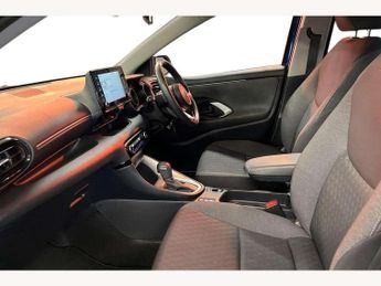 Toyota Yaris 1.5 Hybrid Design 5dr CVT