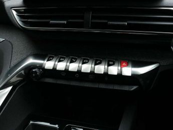 Peugeot 3008 1.2 Hybrid 136 Allure Premium+ 5dr e-DSC6