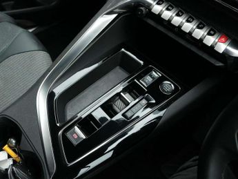 Peugeot 3008 1.2 Hybrid 136 Allure Premium+ 5dr e-DSC6