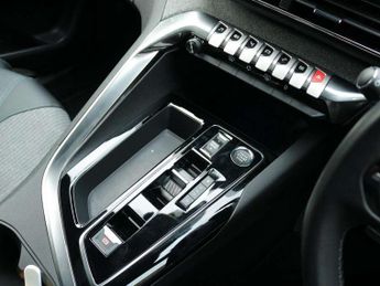 Peugeot 3008 1.2 Hybrid 136 Allure Premium+ 5dr e-DSC6