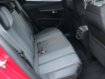 Peugeot 3008 1.2 Hybrid 136 Allure Premium+ 5dr e-DSC6