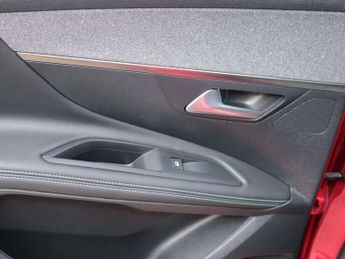 Peugeot 3008 1.2 Hybrid 136 Allure Premium+ 5dr e-DSC6