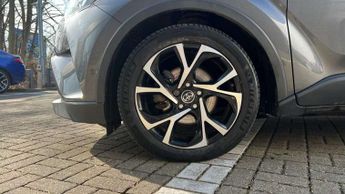 Toyota C-HR 1.8 Hybrid Dynamic 5dr CVT