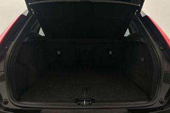 Volvo XC40 2.0 B4P Ultimate Dark 5dr Auto
