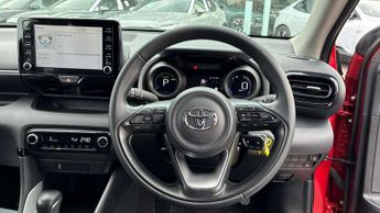 Toyota Yaris 1.5 Hybrid Design 5dr CVT