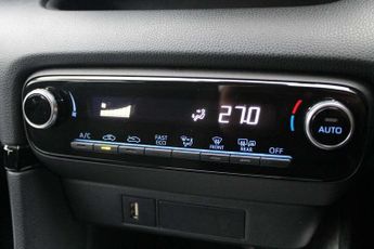 Toyota Yaris 1.5 Hybrid Icon 5dr CVT