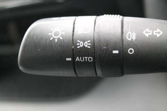 Toyota Yaris 1.5 Hybrid Icon 5dr CVT