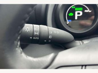 Toyota Yaris 1.5 Hybrid Design 5dr CVT