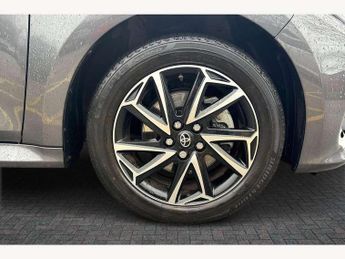 Toyota Yaris 1.5 Hybrid Design 5dr CVT