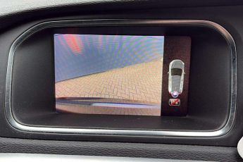 Volvo V40 T2 [122] R DESIGN Edition 5dr