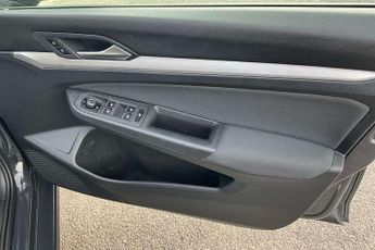 Volkswagen Golf 1.5 eTSI 150 Life 5dr DSG