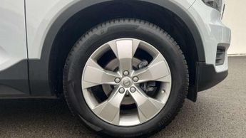 Volvo XC40 1.5 T3 [163] Momentum 5dr Geartronic