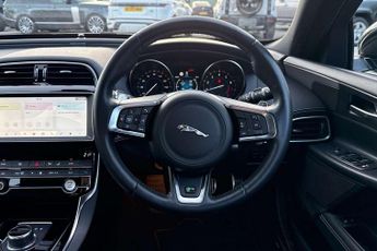 Jaguar XE 2.0 Ingenium R-Sport 4dr Auto