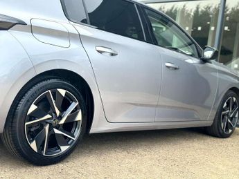 Peugeot 308 1.2 PureTech Allure Premium 5dr EAT8