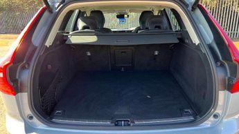 Volvo XC60 2.0 B5P Plus Dark 5dr AWD Geartronic