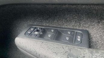 Volvo XC40 Recharge 1.5 T5 Recharge PHEV Ultimate Dark 5dr Auto