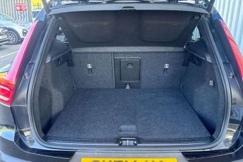 Volvo XC40 Recharge 1.5 T5 Recharge PHEV R DESIGN 5dr Auto