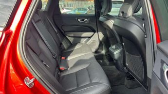 Volvo XC60 2.0 B5P Core 5dr AWD Geartronic