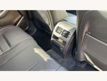 Jaguar F-Pace 3.0 D300 R-Dynamic SE Black 5dr Auto AWD