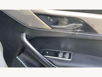 Jaguar F-Pace 3.0 D300 R-Dynamic SE Black 5dr Auto AWD