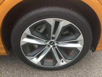 Audi Q8 55 TFSI e Quattro Black Edition 5dr Tiptronic