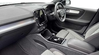Volvo XC40 2.0 B4P Plus Dark 5dr Auto