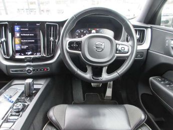 Volvo XC60 2.0 B5P [250] R DESIGN 5dr AWD Geartronic