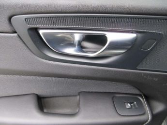 Volvo XC60 2.0 B5P [250] R DESIGN 5dr AWD Geartronic