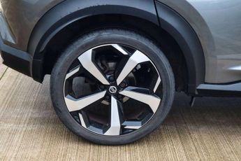 Nissan Juke 1.0 DiG-T Tekna 5dr DCT